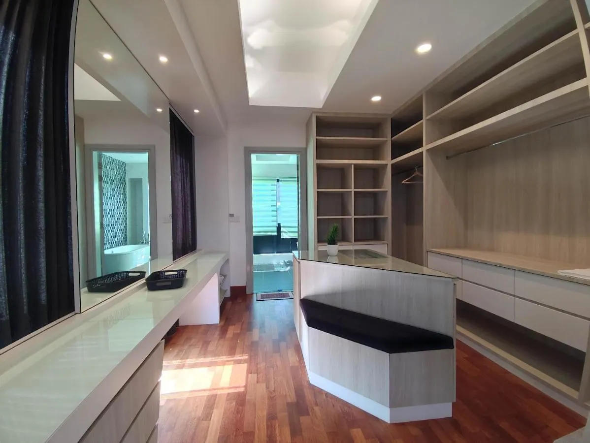 Mawar Villa By Malvacae Homestay Shah Alam