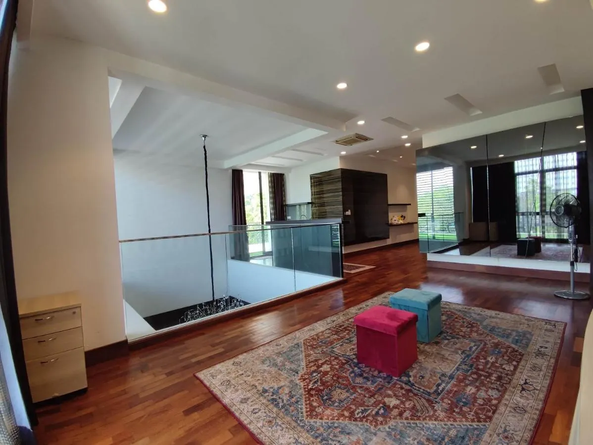 Mawar Villa By Malvacae Homestay Shah Alam