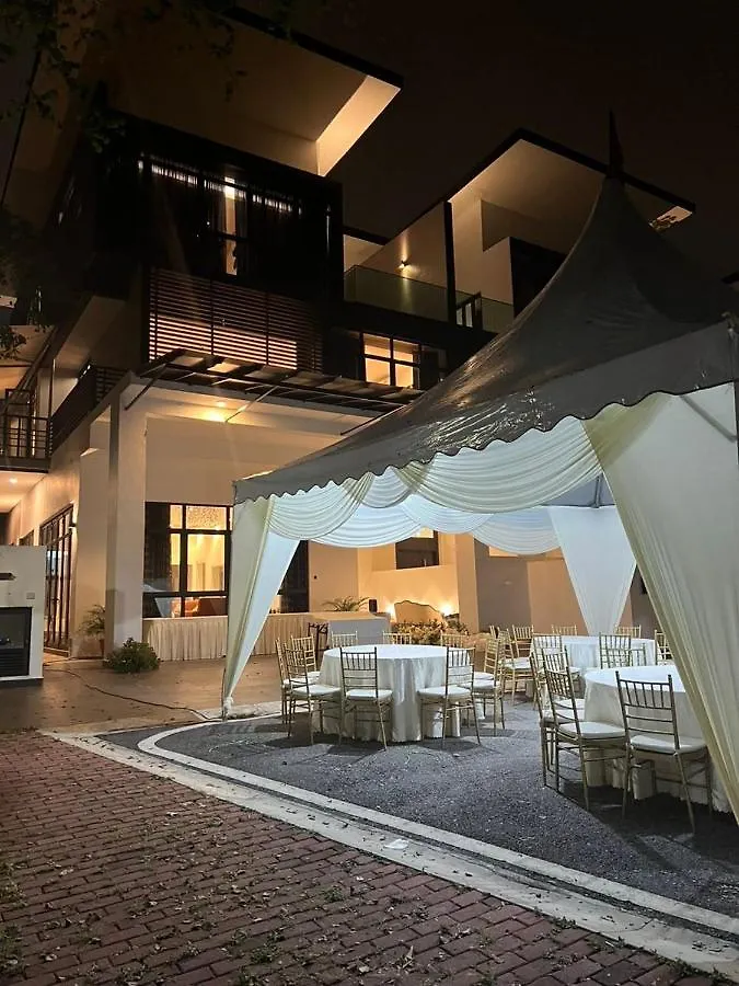 Mawar Villa By Malvacae Homestay Shah Alam 0*,